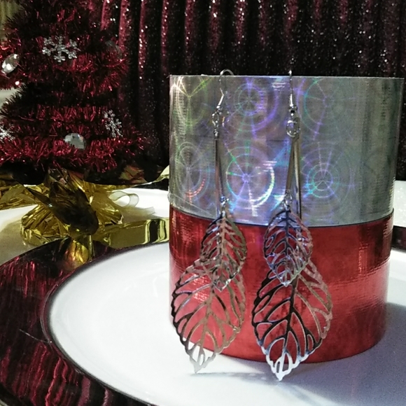 🌴☀️NEW💐SPRING/☀️SUMMER🌴 LEAVES LAYERED EARRINGS - Picture 3 of 4